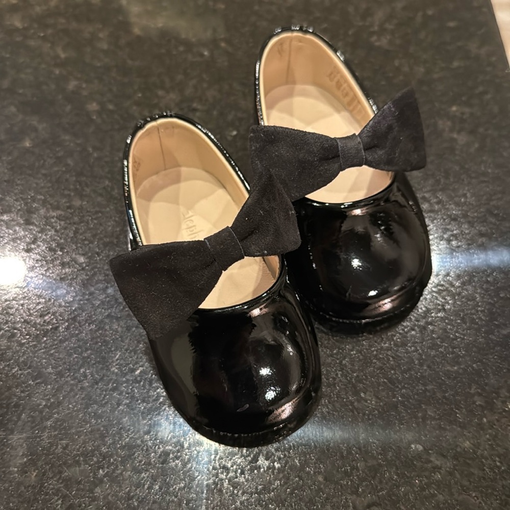 Elephantito black patent shoes with suede bow